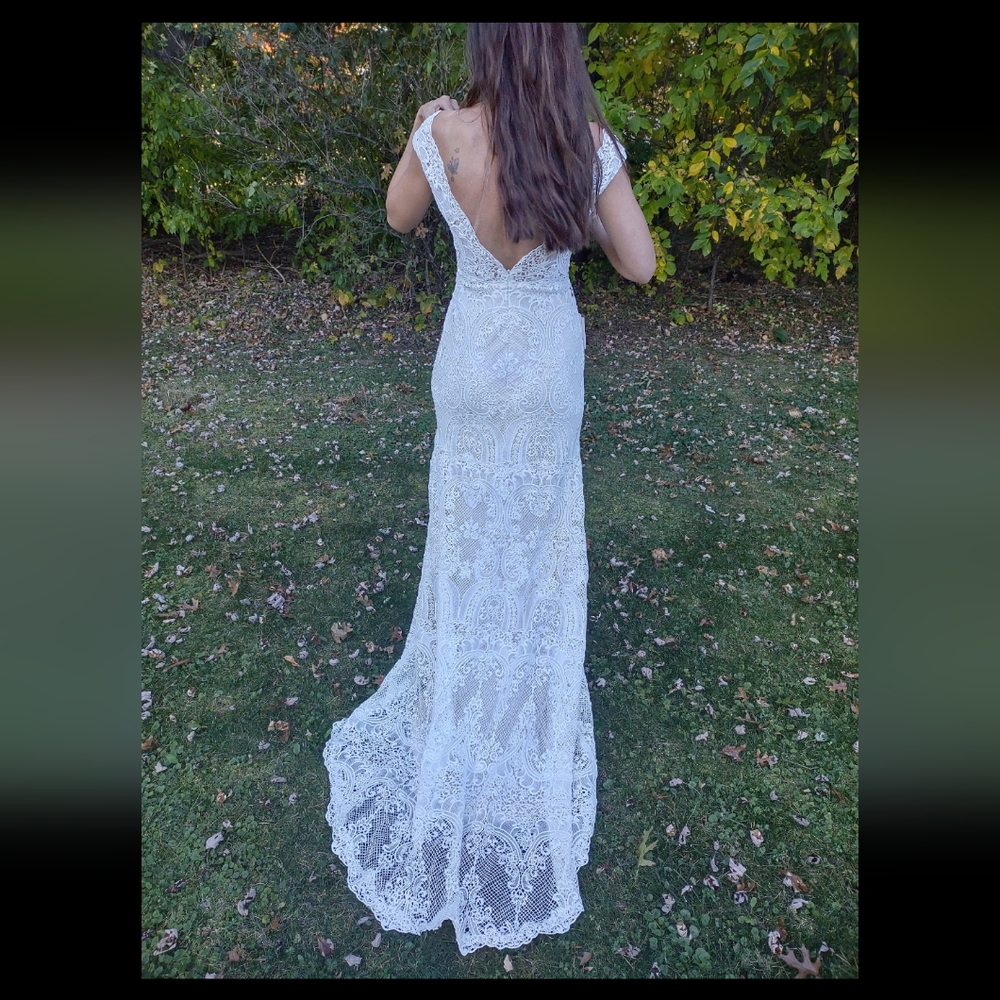 Liposa Wedding Dress